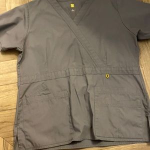Wonderwink scrub top. Size L